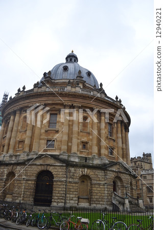 Oxford University 12940221