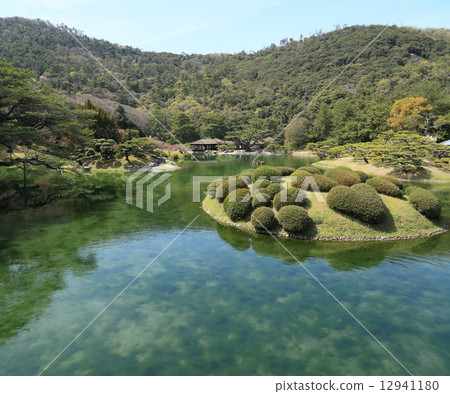 特別景點“Ritsurin公園”南湖,錦鯉杜鵑花森林和下關山Sukkokutei 特別景點“Ritsurin公園”南湖,錦鯉杜鵑花森林和下關山Sukkokutei 12941180