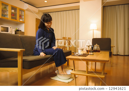 Night lifestyle 12941621