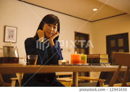 Night lifestyle 12941630