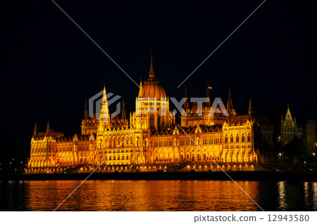 Hungarian Parliament building in Budapest 12943580