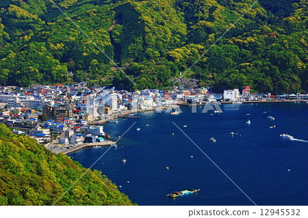 Toda Harbor 12945532