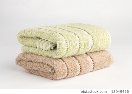 stack of two towels  12949456
