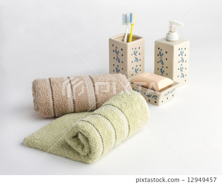 towels and bathroom accessories 12949457