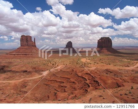 USA Monument Valley Iwayama Butte 12951766