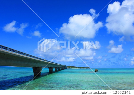 Scenic view of Miyakojima Scenic view of Miyakojima 12952341