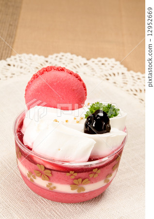 Strawberry mousse 12952669