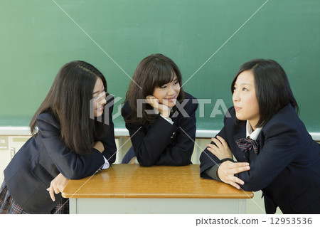 School girls with break time 12953536