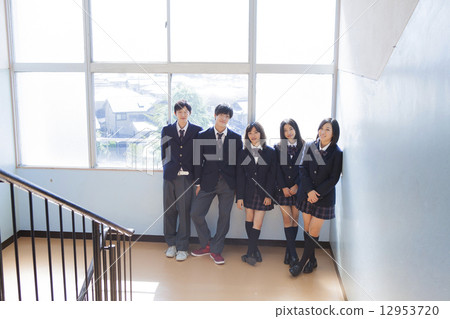 High school students chatting at the landing 12953720