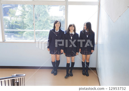 High school students chatting at the landing 12953732