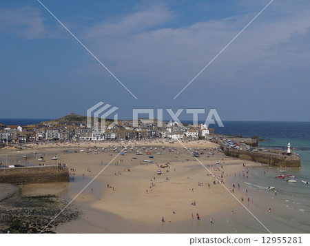 St Ives 12955281