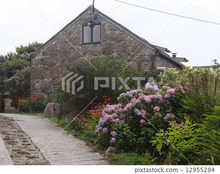 Cornwall's house 12955284