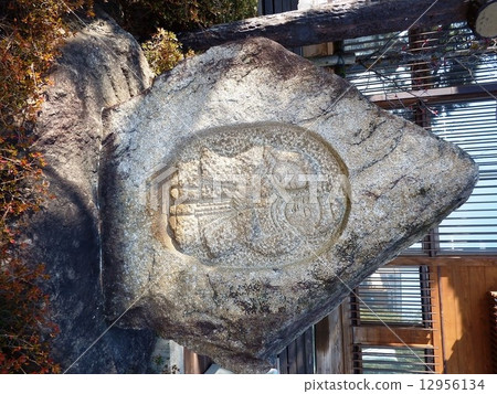 路邊的神，供奉在村莊的邊界，道路的街道和三路公路，Dogenoism。 12956134