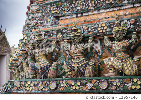 Statue of Wat Arun 3 12957146