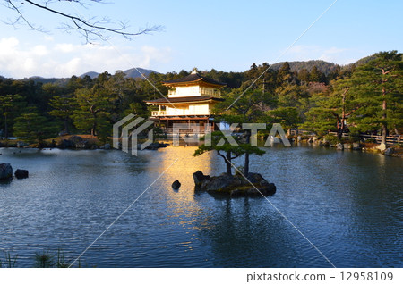 Kinkaku-ji Temple (Kyoto-shi Kita-ku) 12958109