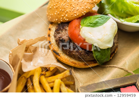 Delicious burger Delicious burger 12959459