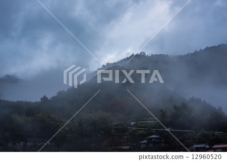 Morning fog settlement Morning fog settlement 12960520