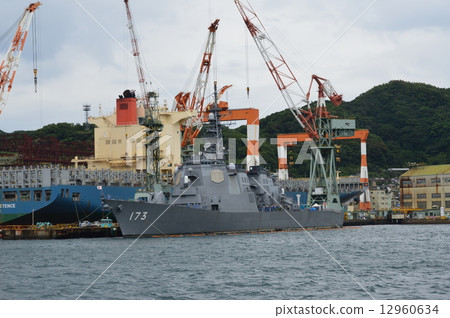 海上自衛隊的“護衛艦(Aegis)”(長崎港) 海上自衛隊的“護衛艦(Aegis)”(長崎港) 12960634