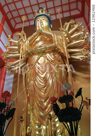 供奉在君井寺的千手觀音像 12962466