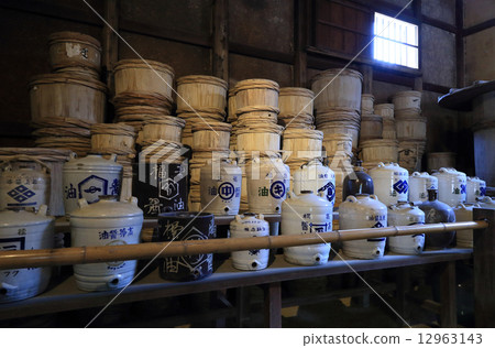 Takamatsu City, Shikoku House Museum "Shikoku Village" Soy sauce collection Takamatsu City, Shikoku House Museum "Shikoku Village" Soy sauce collection 12963143