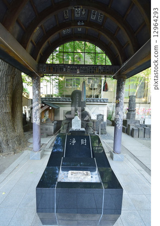 老鼠小鎮的墓（Minatogiriyoshi先生）Mugen Temple對應的Sumida Ward，東京 12964293