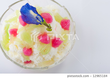 Shave ice 12965184