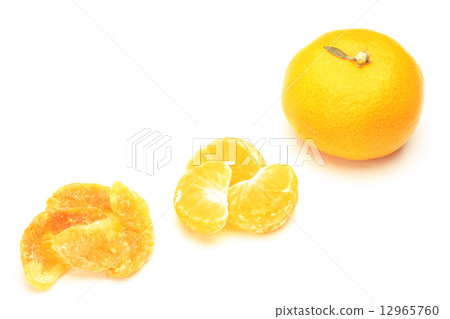 Mandarin orange and dried fruits Mandarin orange and dried fruits 12965760