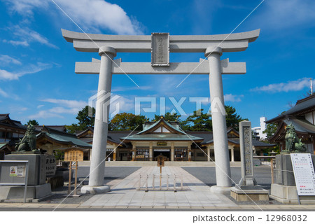 Gokoku神社的鳥居 12968032
