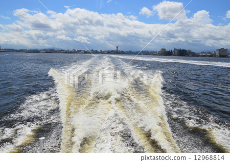 船的尾跡（博多灣/福岡市，福岡縣） 12968814