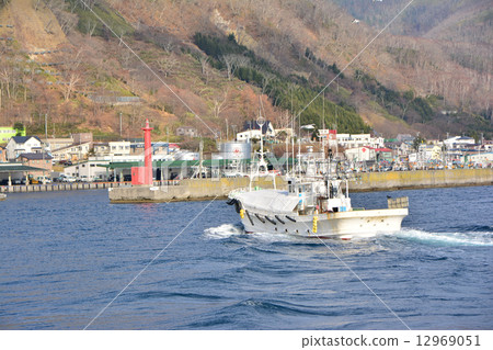 Fishing vessel 12969051