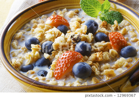 Fruits and cereals 12969367