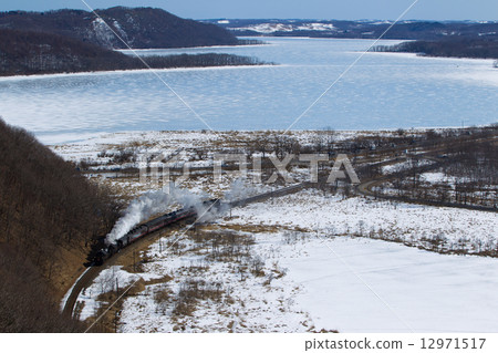 Running in the Kushiro Marshland "SL winter wetlands" 12971517