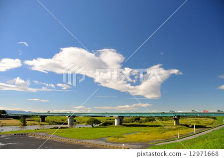 颱風上空 12971668