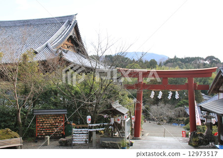 Kokawadera Kokawadera 12973517