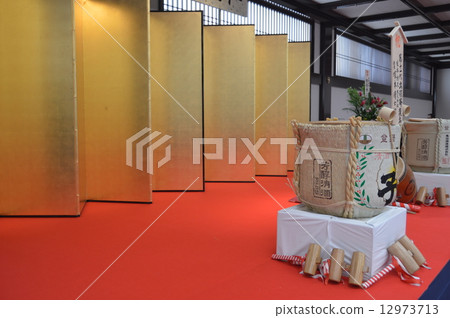 Gold folding screen · celebration · red carpet 12973713