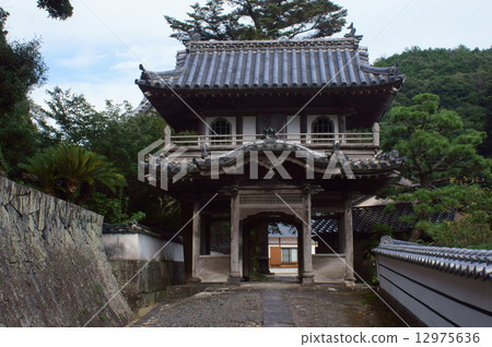 Nishinomiyamon 12975636