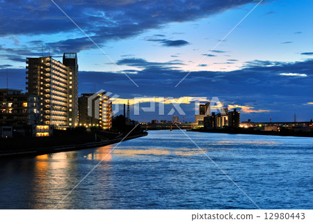 從Oto竹橋的Sumidagawa夜視圖 從Oto竹橋的Sumidagawa夜視圖 12980443