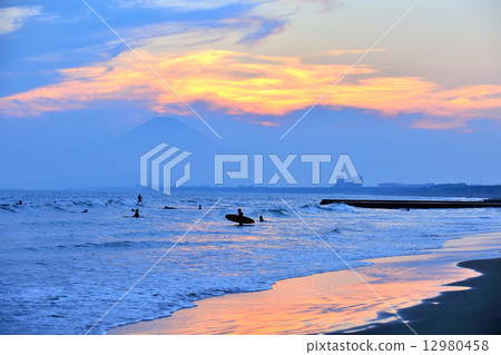 Mt. Fuji surfing 12980458