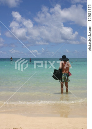 Lanikai Beach 12981573