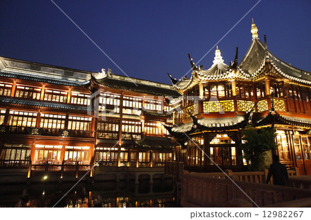 Night view of Shanghai Yu Garden Night view of Shanghai Yu Garden 12982267