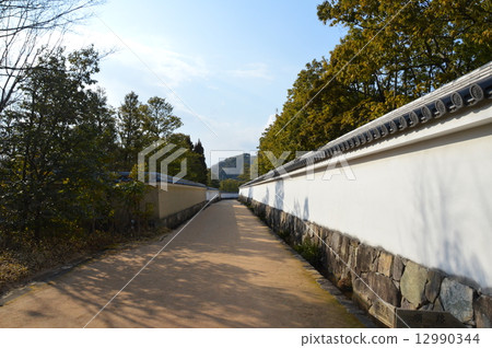 "Tsukiji fence" (Himeji Park / Honjo City Honmachi, Hyogo Prefecture) that separates the garden group of the old garden 12990344