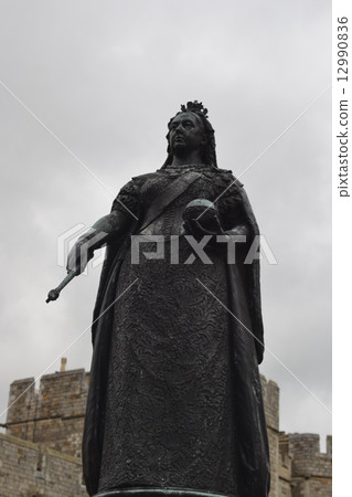 女王先生 12990836