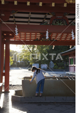 在淺間神社清理 在淺間神社清理 12990848