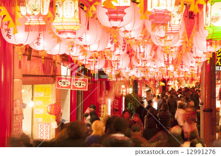 The spring season 12991276