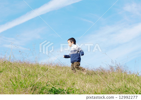 Running boy 12992277