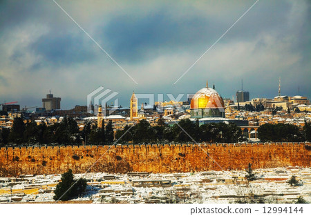 Overview of Old City in Jerusalem, Israel 12994144