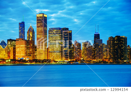 Chicago downtown cityscape 12994154