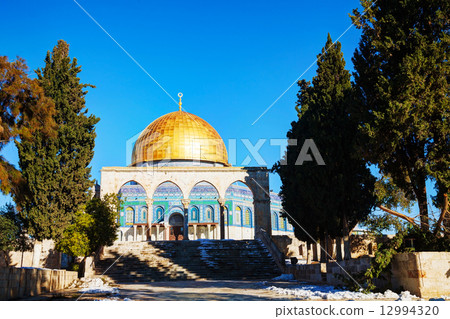 Dome of the Rock mosque in Jerusalem 12994320