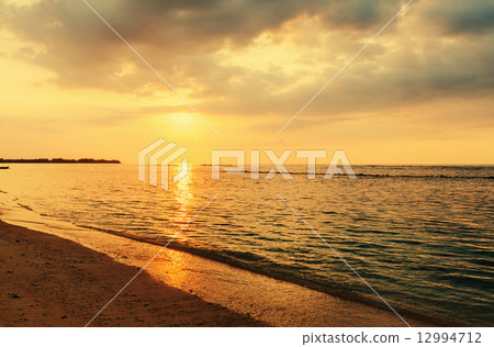 Sea sunset Sea sunset 12994712