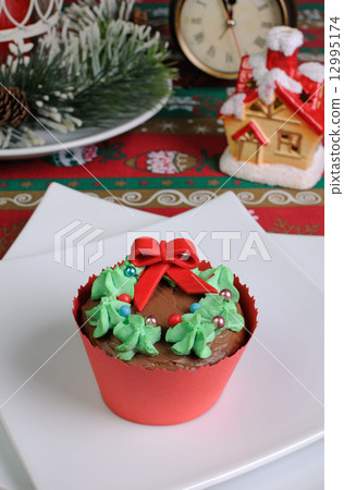 muffins in the form of a Christmas wreath muffins in the form of a Christmas wreath 12995174